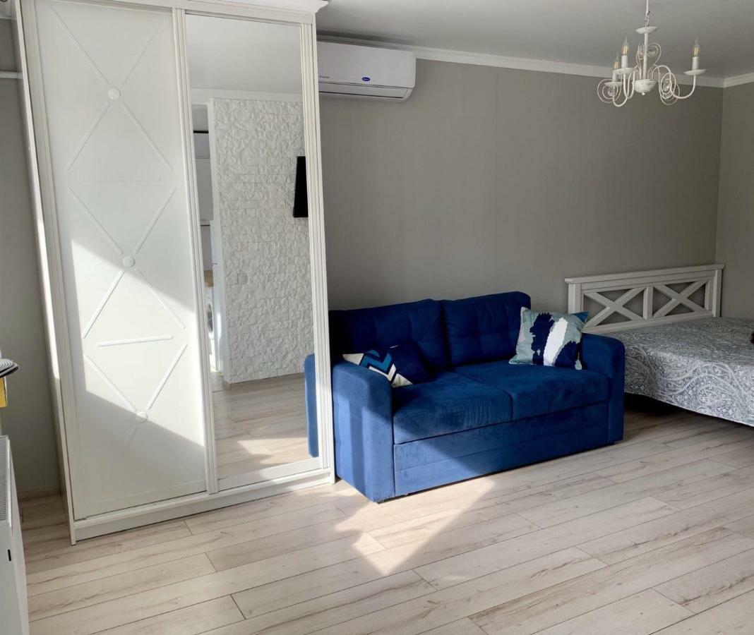 Sisters Apartment Ukr チェルニーヒウ エクステリア 写真