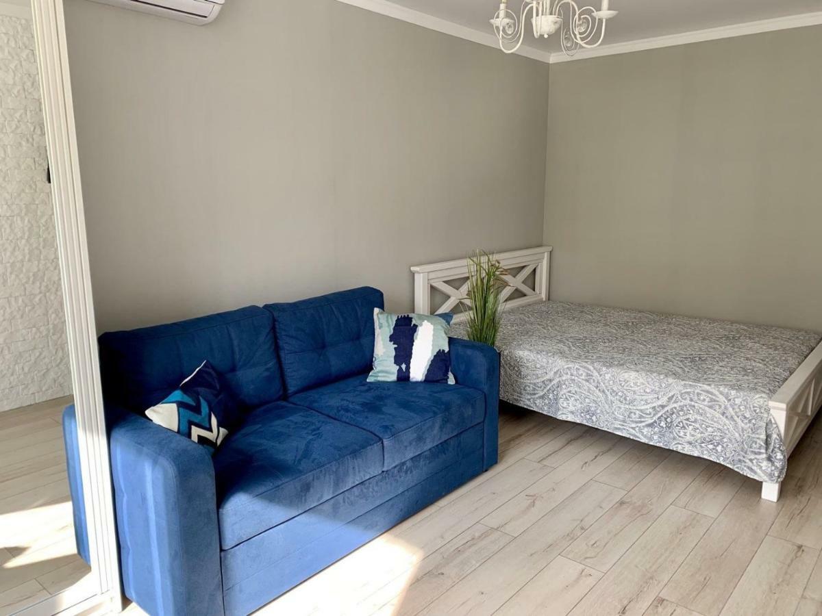 Sisters Apartment Ukr チェルニーヒウ エクステリア 写真